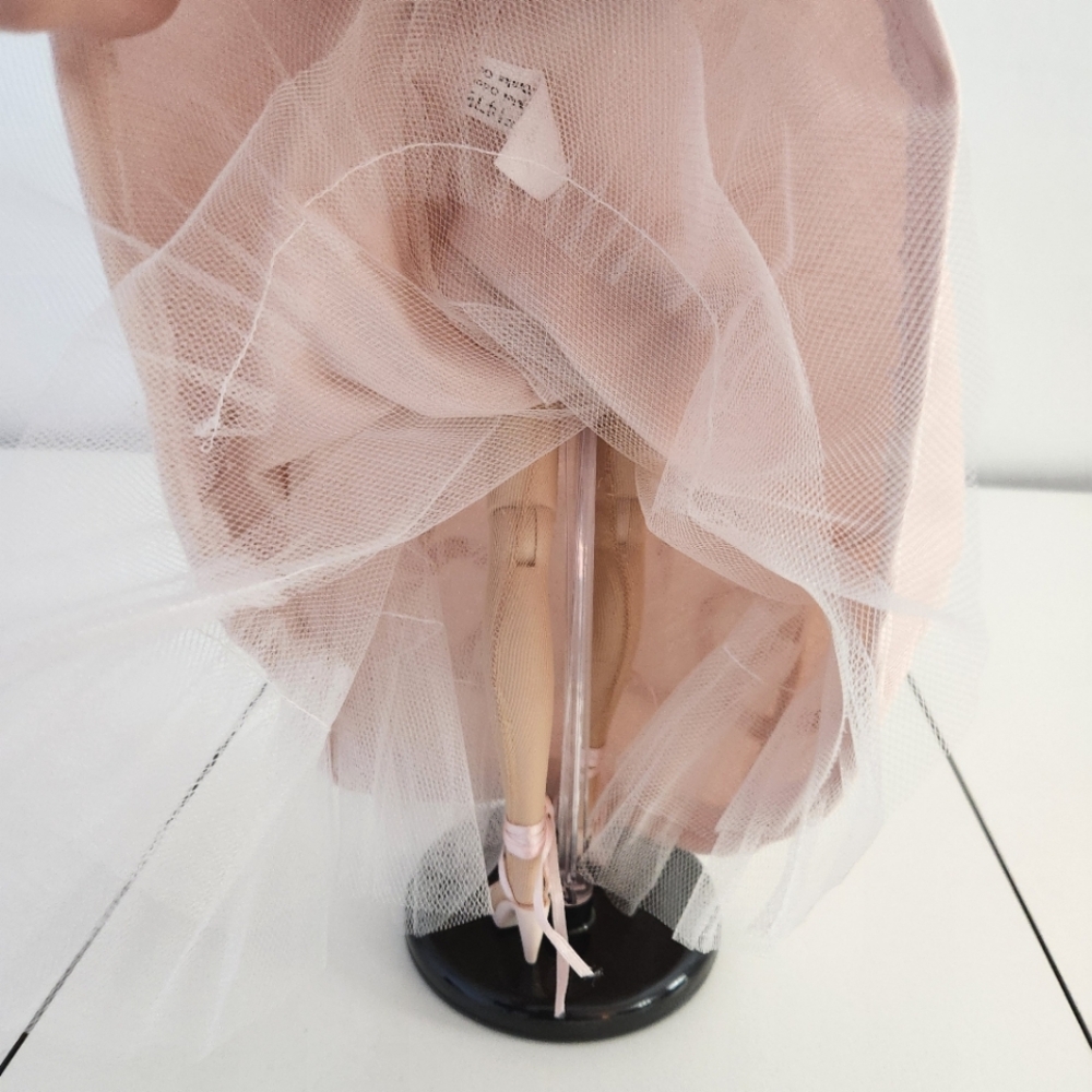New The Ashton Drake Galleries "Simply Gene" Doll - Picture 14 of 16